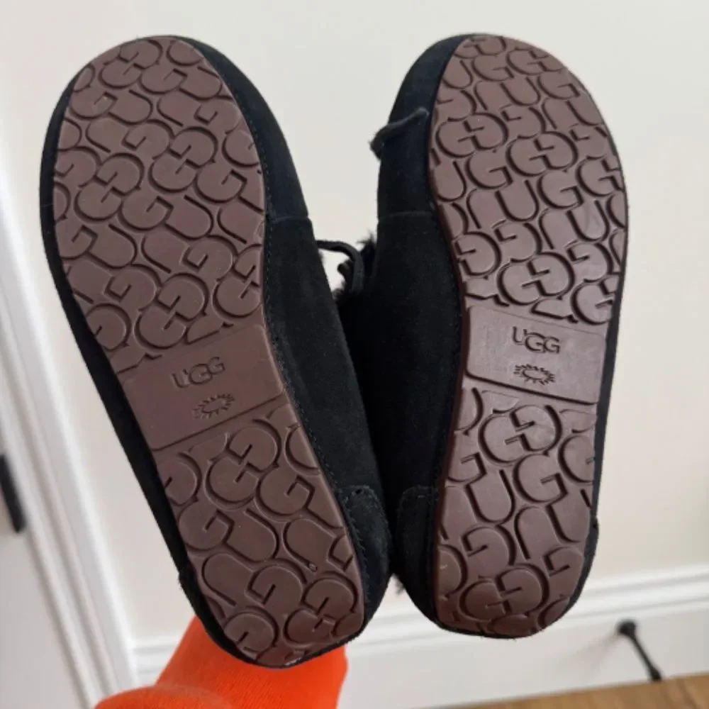 UGG Alena Flip Cuff Mock Slipper - Black Suede & Sherpa | Size Kids 2